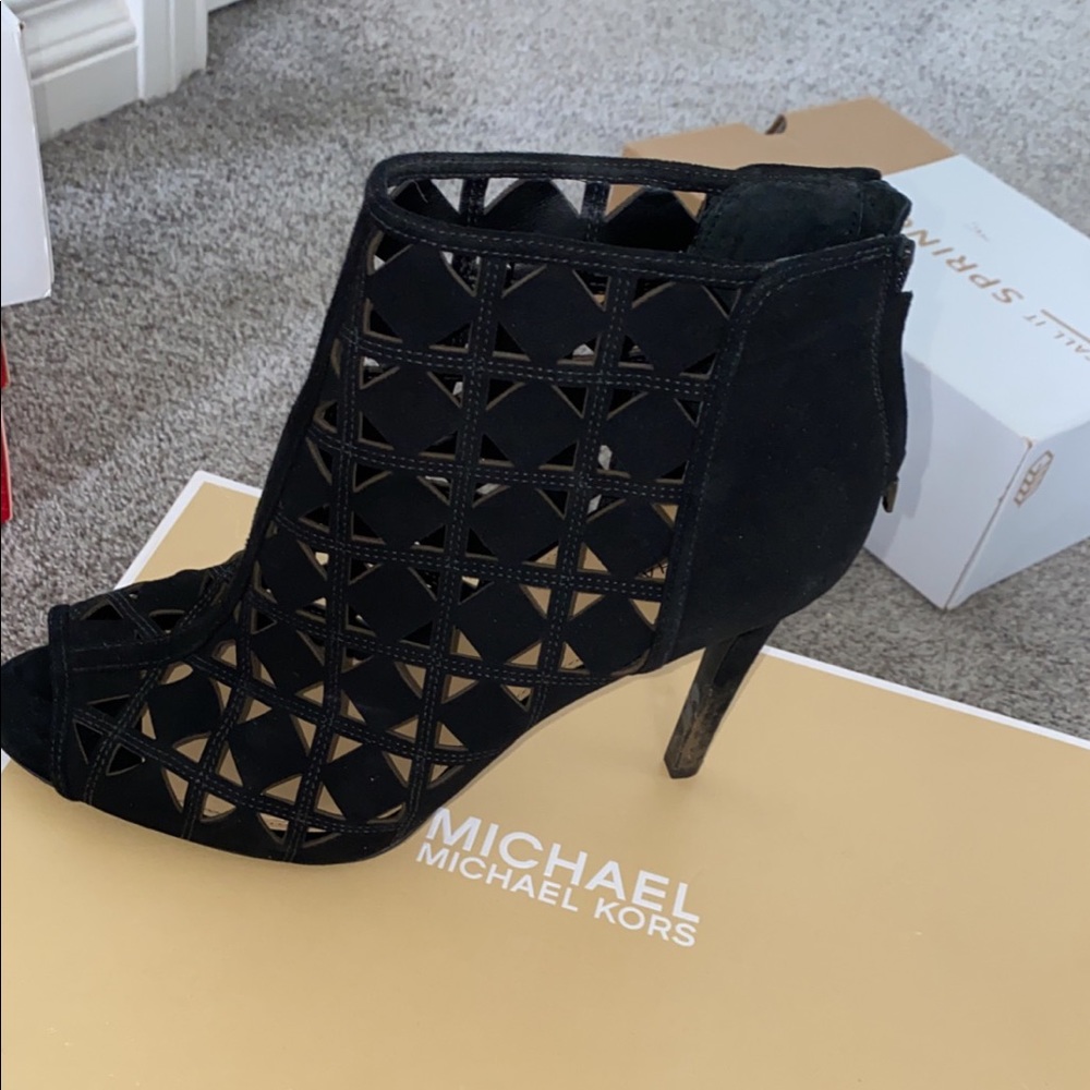 Black Micheal Kors heels